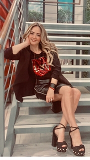 Andrea Legarreta feet photo thumbnail