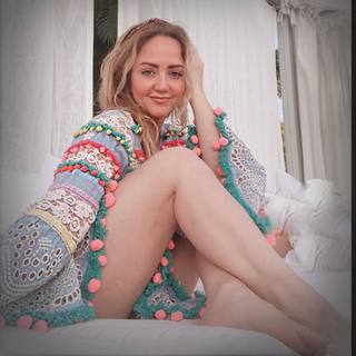 Andrea Legarreta feet photo thumbnail