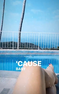 Andrea Legarreta feet photo thumbnail