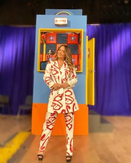 Andrea Legarreta feet photo thumbnail