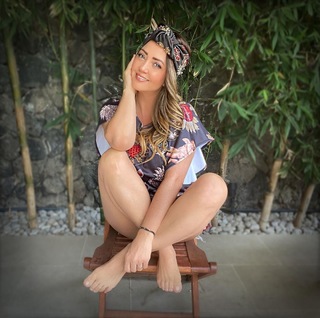 Andrea Legarreta feet photo thumbnail
