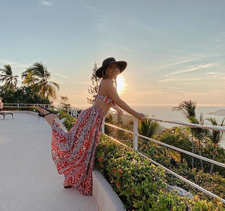 Andrea Legarreta feet photo thumbnail