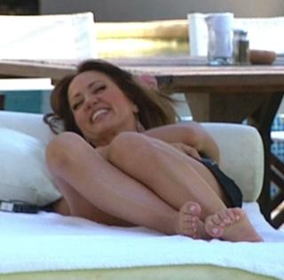 Andrea Legarreta feet photo thumbnail
