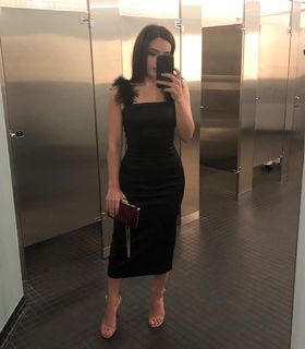 Andrea Londo feet photo thumbnail