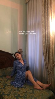 Andrea Londo feet photo thumbnail