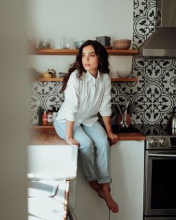 Andrea Londo feet photo thumbnail