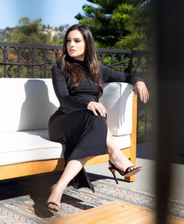 Andrea Londo feet photo thumbnail