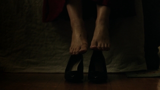 Andrea Londo feet photo thumbnail