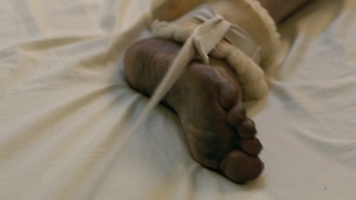 Andrea Londo feet photo thumbnail