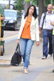 Andrea McLean feet photo thumbnail