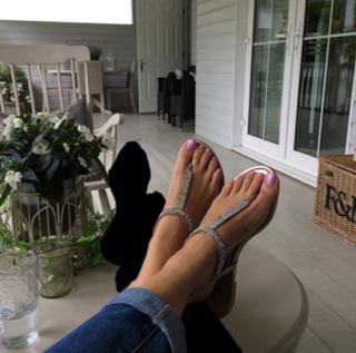 Andrea McLean feet photo thumbnail