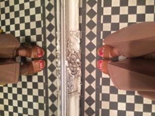 Andrea McLean feet photo thumbnail