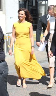 Andrea McLean feet photo thumbnail