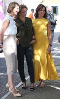 Andrea McLean feet photo thumbnail