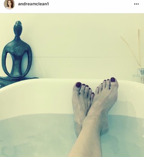 Andrea McLean feet photo thumbnail