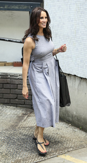 Andrea McLean feet photo thumbnail