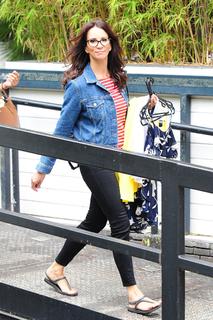 Andrea McLean feet photo thumbnail