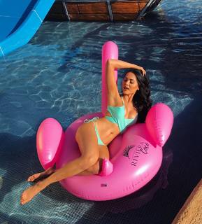 Andrea Meza feet photo 10