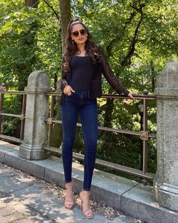 Andrea Meza feet photo 6