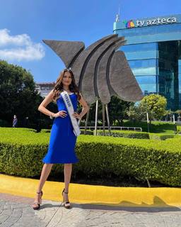 Andrea Meza feet photo 1