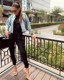 Andrea Meza feet photo 3