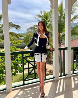 Andrea Meza feet photo 4