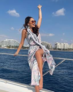 Andrea Meza feet photo 13