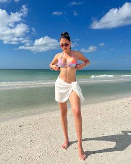 Andrea Meza feet photo 17