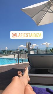 Andrea Osvárt feet photo 20