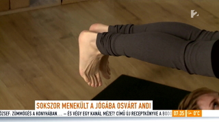 Andrea Osvárt feet photo 11