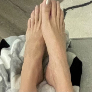 Andrea Rene feet photo 4