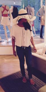 Andrea Tantaros feet photo thumbnail