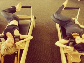 Andrea Tantaros feet photo thumbnail