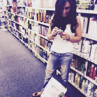 Andrea Tantaros feet photo thumbnail