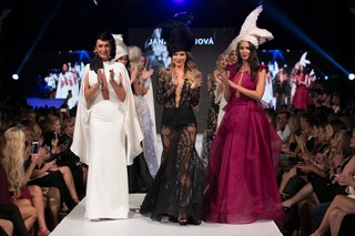 Andrea Veresova feet photo thumbnail