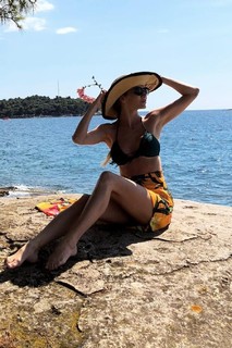 Andrea Veresova feet photo thumbnail