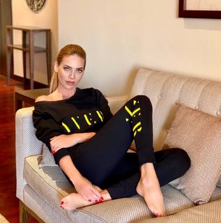 Andrea Veresova feet photo thumbnail