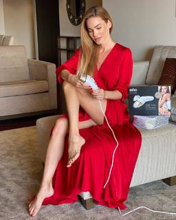 Andrea Veresova feet photo thumbnail