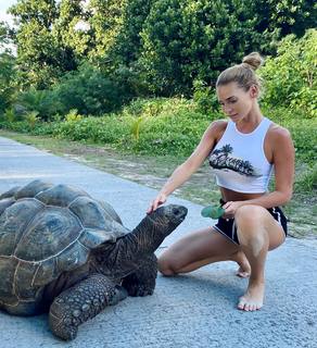 Andrea Veresova feet photo thumbnail