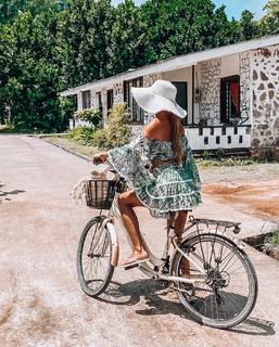 Andrea Veresova feet photo thumbnail