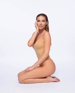 Andrea Veresova feet photo thumbnail