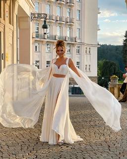 Andrea Veresova feet photo thumbnail