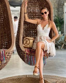 Andrea Veresova feet photo thumbnail