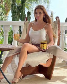 Andrea Veresova feet photo thumbnail