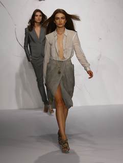 Andreea Diaconu feet photo 5