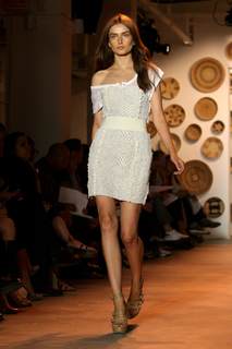 Andreea Diaconu feet photo 19