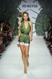 Andreea Diaconu feet photo 17