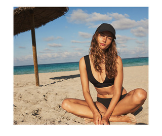 Andreea Diaconu feet photo 7
