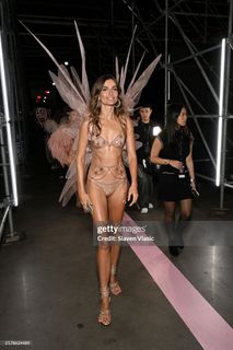 Andreea Diaconu feet photo 11