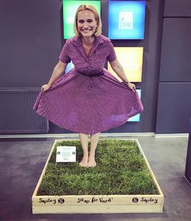Andreea Esca feet photo 3